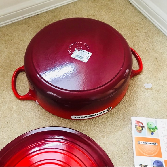 Le Creuset new #30 6.75qt Red - Picture 2 of 14